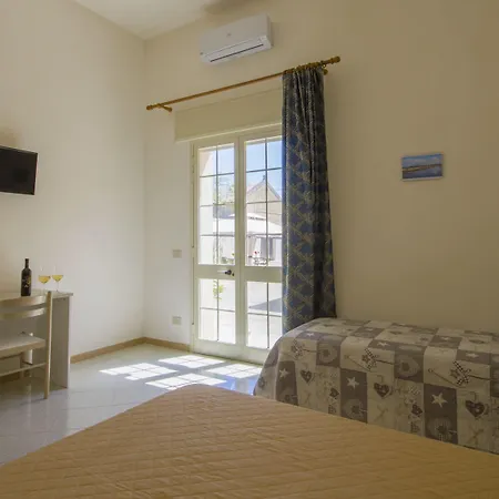 Couette-café Isole Dello Stagnone 3*