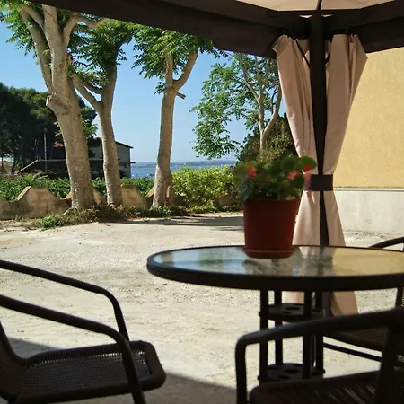 Isole Dello Stagnone Couette-café Birgi Vecchi