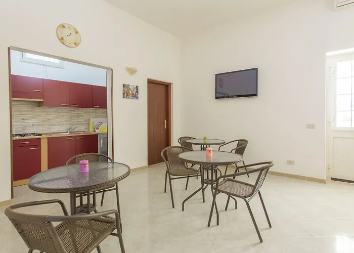 Isole Dello Stagnone Bed & Breakfast 3*