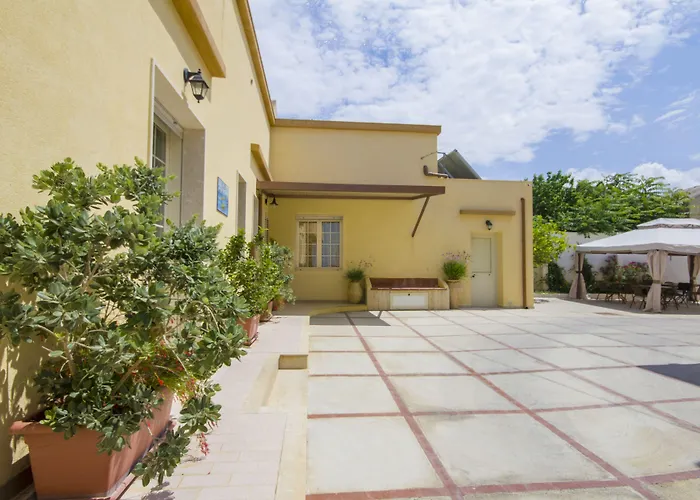 Isole Dello Stagnone Bed & Breakfast 3*