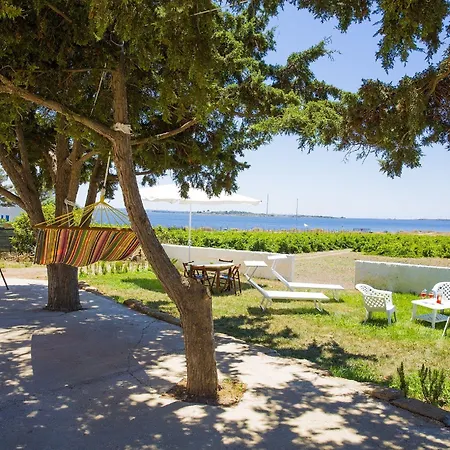 Isole Dello Stagnone לינה וארוחת בוקר 3*