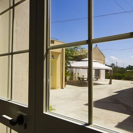 לינה וארוחת בוקר Isole Dello Stagnone בירג'י וקי